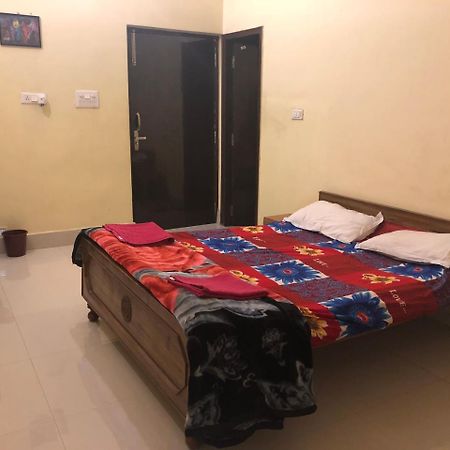 Gangotri Paying Guest House ורנאסי מראה חיצוני תמונה
