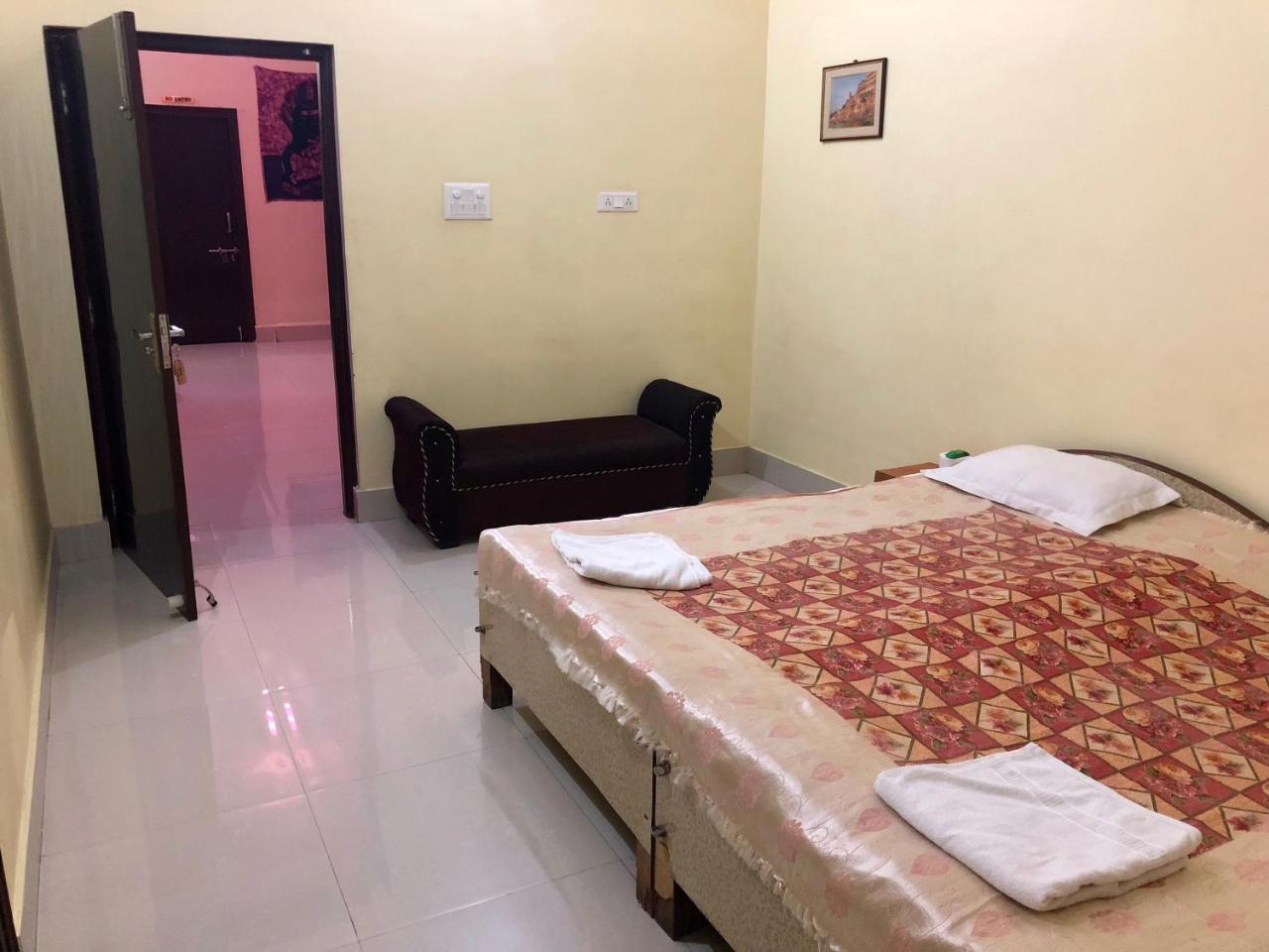 Gangotri Paying Guest House ורנאסי מראה חיצוני תמונה