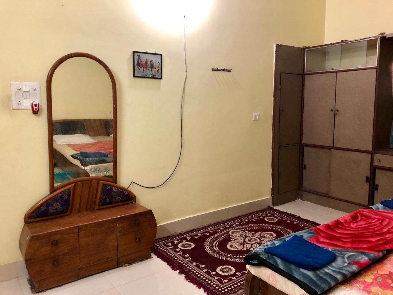 Gangotri Paying Guest House ורנאסי מראה חיצוני תמונה